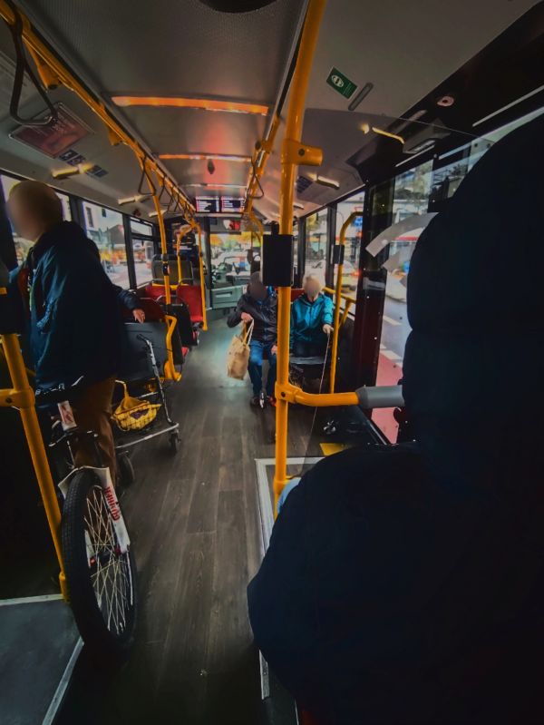 Bus zur Arbeit